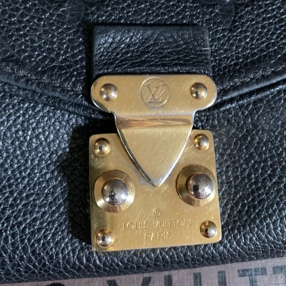 LOUIS VUITTON St Germain Pochette Empreinte Leather Shoulder Bag Black - Picture 3 of 10